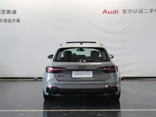 Audi RS 4 — Фото автомобиля 6