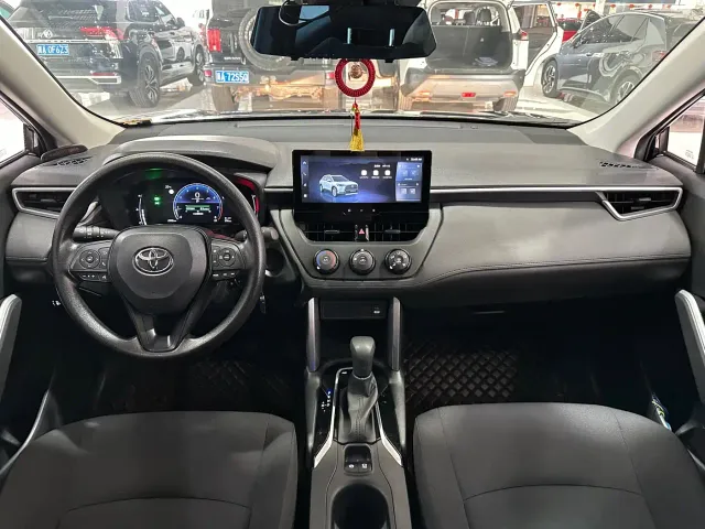 Toyota Corolla Cross — Фото автомобиля 4