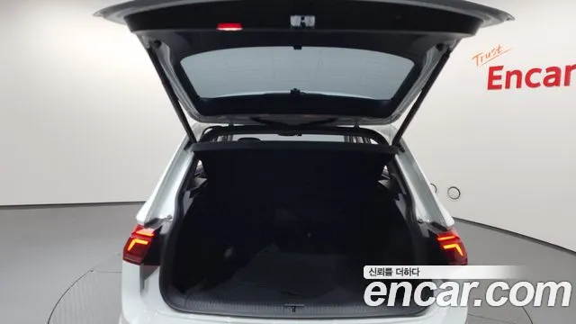 Volkswagen Tiguan Tiguan 2 поколение 2.0 TDI Prestige — Фото автомобиля 19