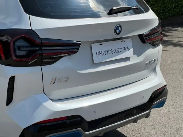 BMW iX3 — Фото автомобиля 16