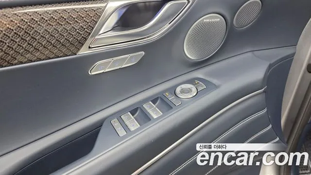 Genesis GV80 — Фото автомобиля 25
