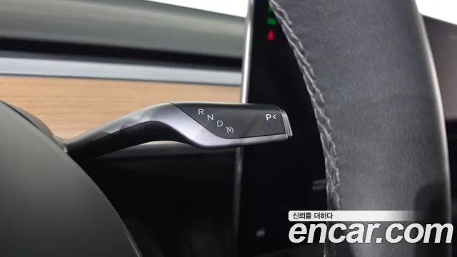 Tesla Model Y — Фото автомобиля 12