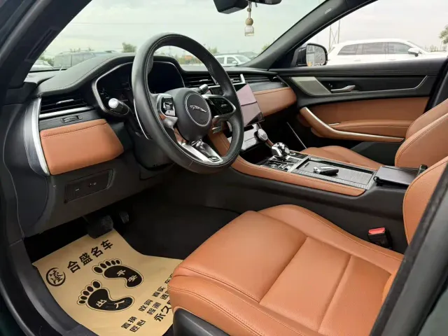 Jaguar XFL — Фото автомобиля 4