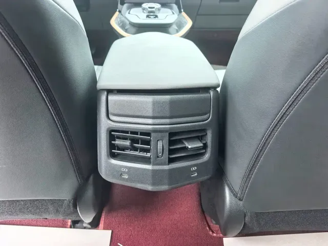 Toyota bZ3 — Фото автомобиля 13