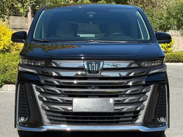 Toyota Vellfire — Фото автомобиля 2