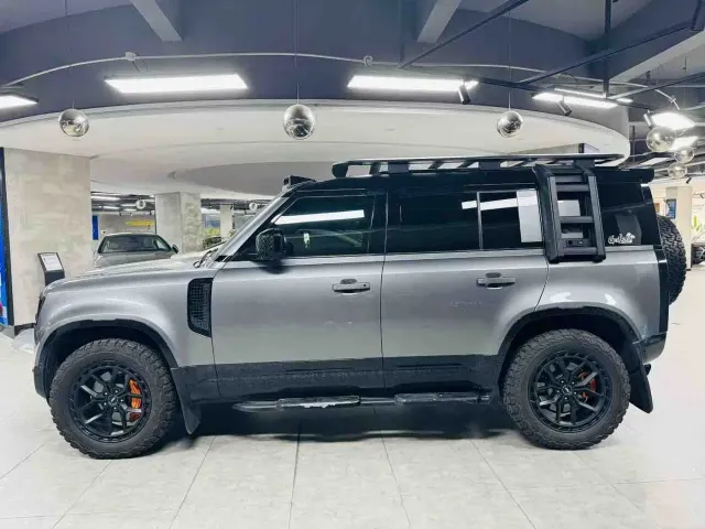 Land Rover Defender — Фото автомобиля 3