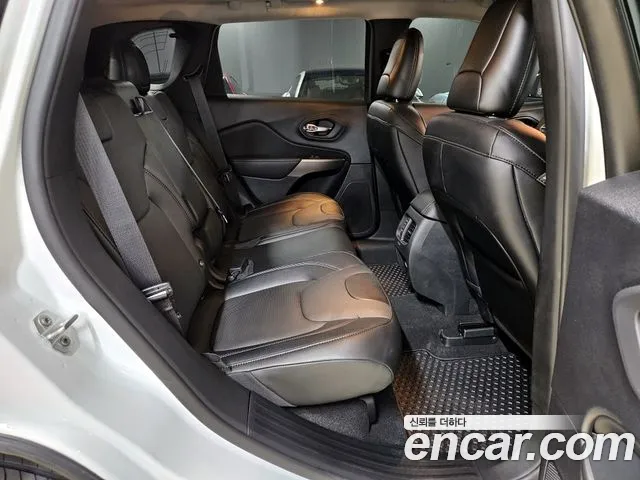 Jeep Cherokee Cherokee(KL) 2.4 Limited 2WD — Фото автомобиля 13