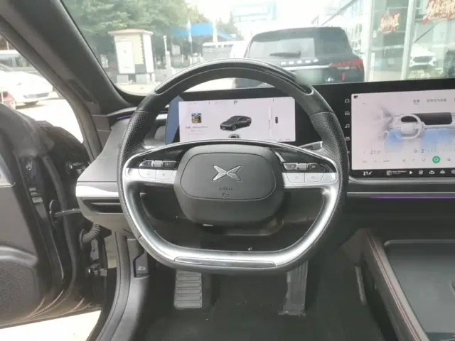 Xpeng P7 — Фото автомобиля 10