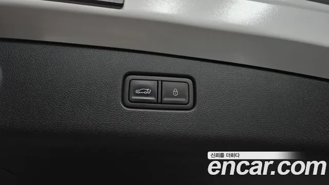 Genesis GV70 — Фото автомобиля 26