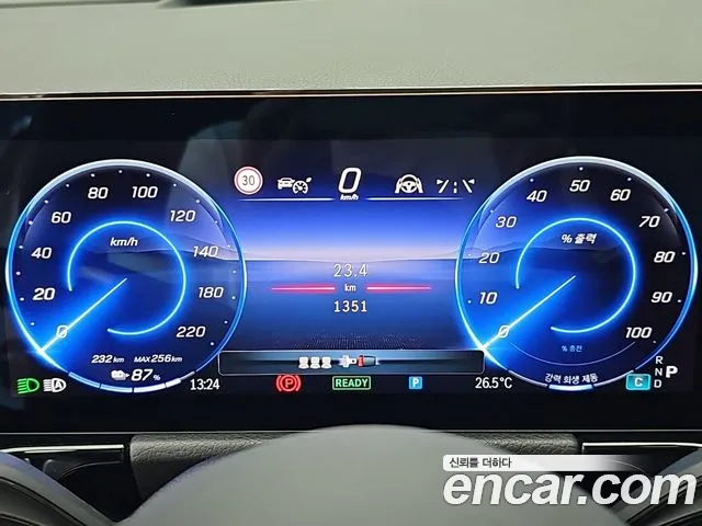 Mercedes-Benz EQA — Фото автомобиля 6