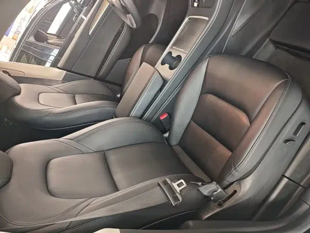 Tesla Model Y — Фото автомобиля 24