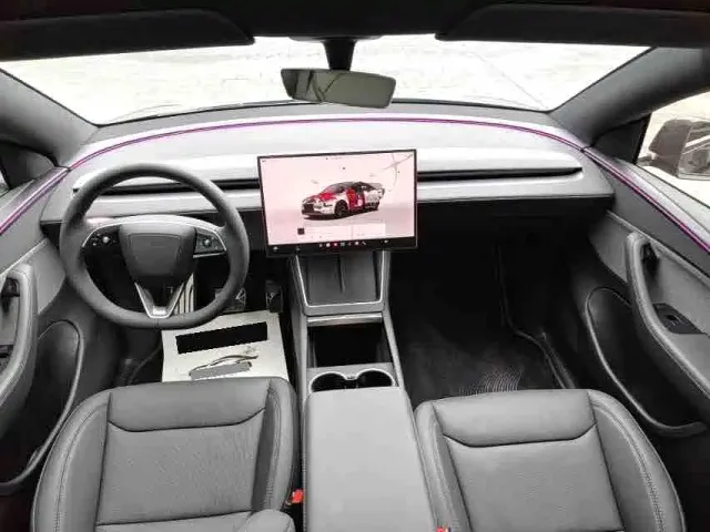 Tesla Model Y — Фото автомобиля 6