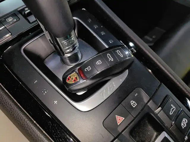 Porsche 718 — Фото автомобиля 8
