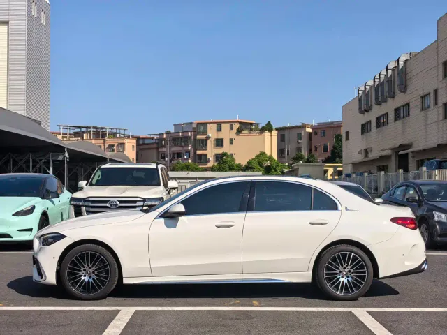 Mercedes-Benz C-Class — Фото автомобиля 3