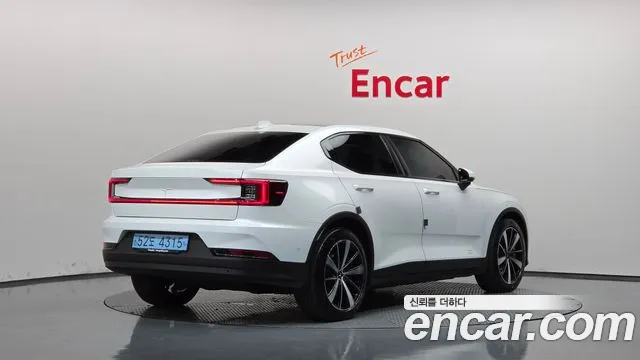 Polestar 2 — Фото автомобиля 2