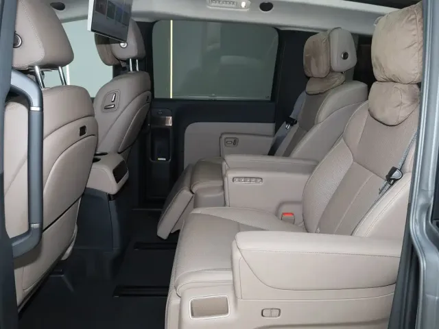 Li Auto MEGA — Фото автомобиля 11