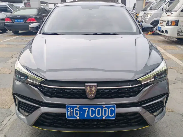 Roewe Roewe i5 2021 1.5L CVT Diamond Edition — Фото автомобиля 2