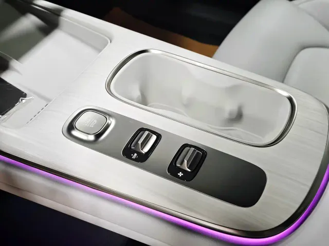 Xiaomi SU7 — Фото автомобиля 19