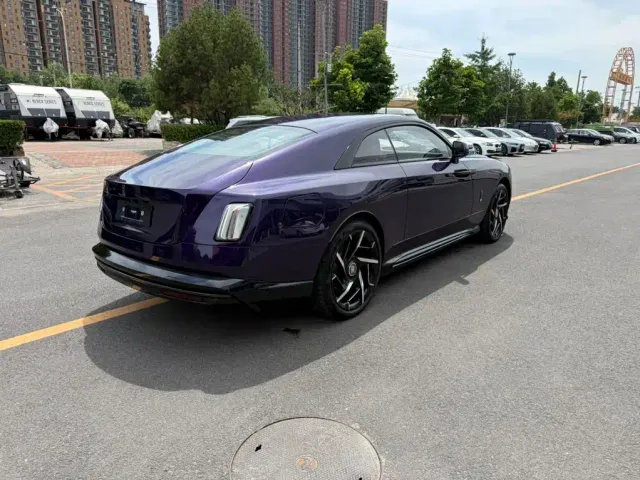 Rolls-Royce Spectre — Фото автомобиля 5