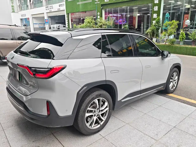 Nio ES6 — Фото автомобиля 11