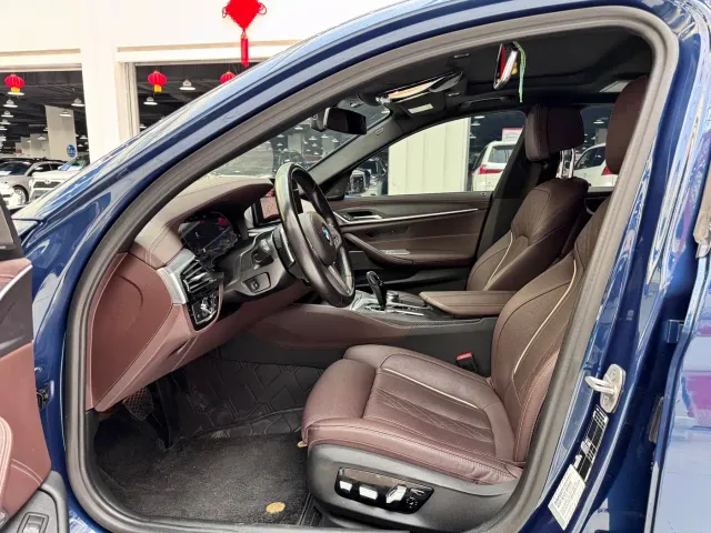 BMW 5 Series — Фото автомобиля 4
