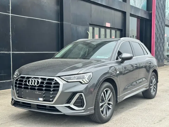 Фотография автомобиля — Audi Q3