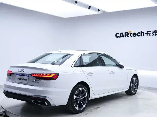 Audi A4L — Фото автомобиля 12