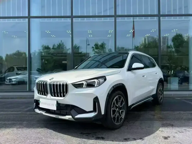 Фотография автомобиля — BMW X1