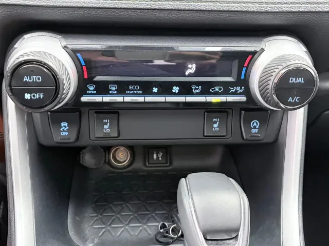 Toyota RAV4 — Фото автомобиля 13