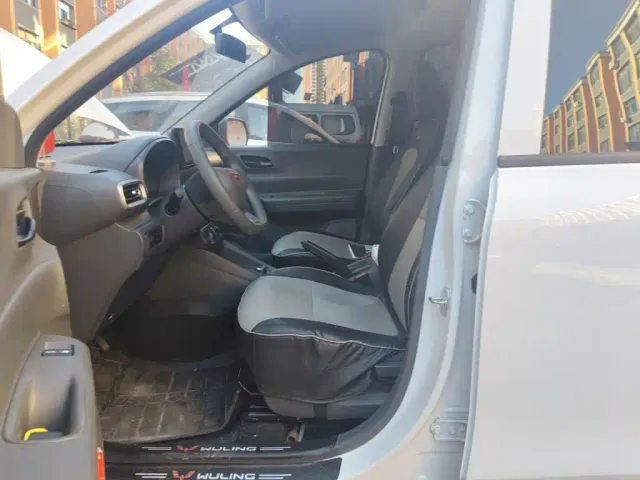 Wuling Hongguang — Фото автомобиля 11