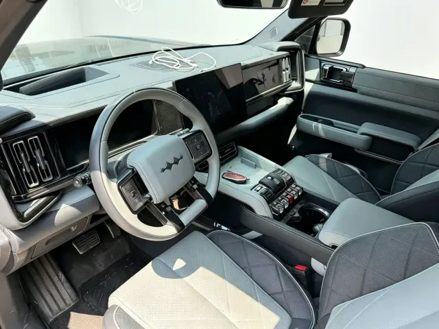 BYD FangChengBao Leopard 5 — Фото автомобиля 4