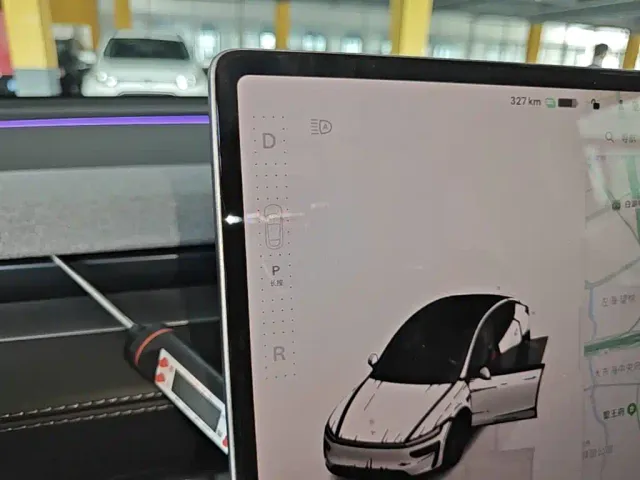 Tesla Model Y — Фото автомобиля 13