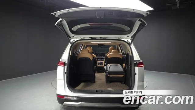 Kia Canival Carnival 4 поколение Бензин 9 мест Signature — Фото автомобиля 7