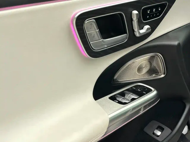 Mercedes-Benz E-Class — Фото автомобиля 8