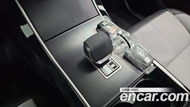 Land Rover Range Rover Velar Range Rover Velar 2.0 P250 Dynamic SE — Фото автомобиля 13
