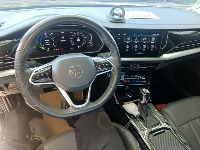 Volkswagen Passat — Фото автомобиля 9