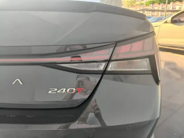 Hyundai Elantra — Фото автомобиля 28