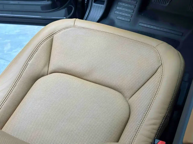 Land Rover Defender — Фото автомобиля 13