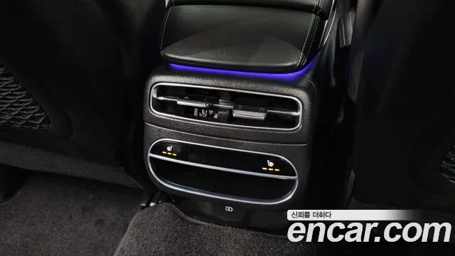 Genesis GV70 2.5T Бензин 2WD — Фото автомобиля 24