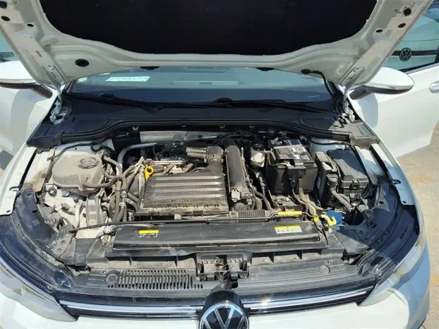 Volkswagen Golf — Фото автомобиля 15