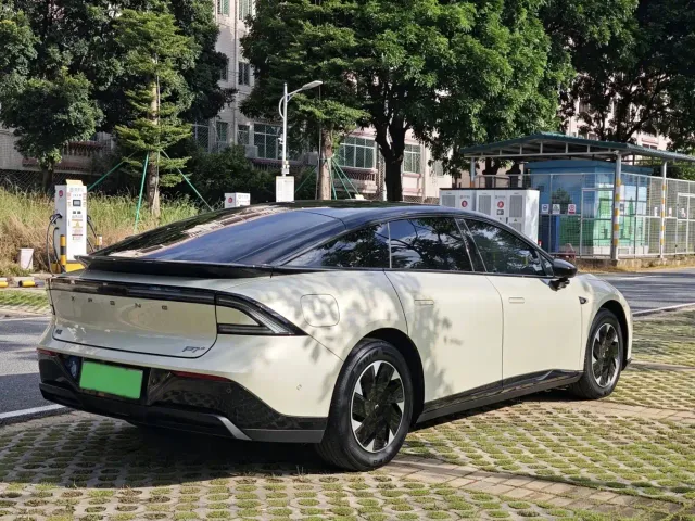 Xpeng P7+ — Фото автомобиля 2
