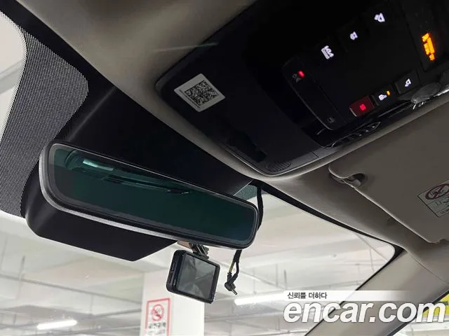 Kia Carnival Generation 4 — Фото автомобиля 10