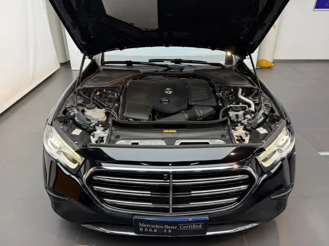Mercedes-Benz E-Class — Фото автомобиля 18
