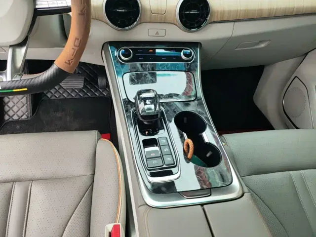 Forthing Yacht — Фото автомобиля 13