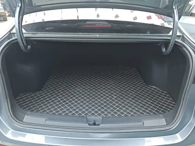 Roewe i5 — Фото автомобиля 18