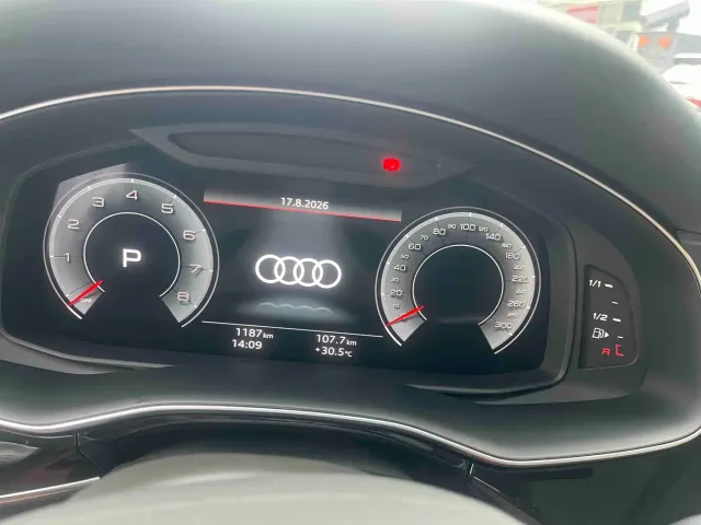 Audi Q7 — Фото автомобиля 10
