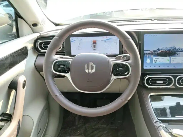 Leapmotor C11 — Фото автомобиля 9