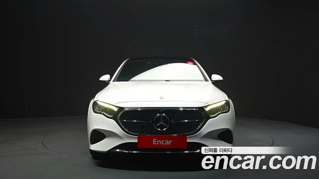 Mercedes-Benz E-Class — Фото автомобиля 2