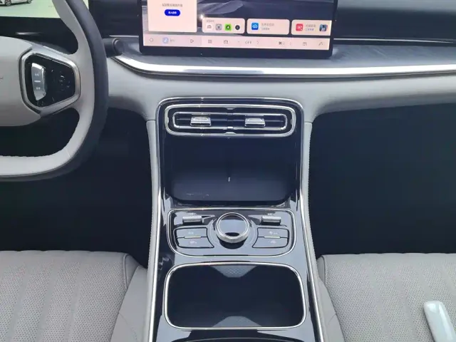 Geely Galaxy Stellar 6 — Фото автомобиля 16