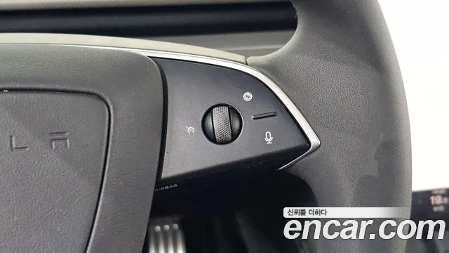 Tesla Model 3 — Фото автомобиля 14